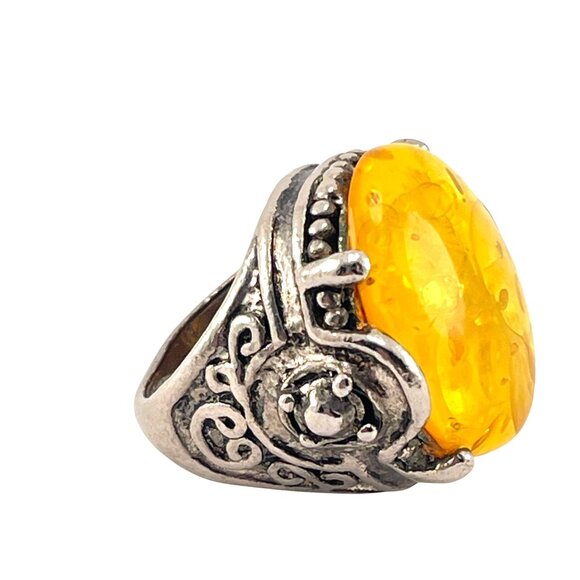Vintage Style Silver Ring Large Amber-Like Resin Stone Intricate Design Size 6 - Picture 2 of 8